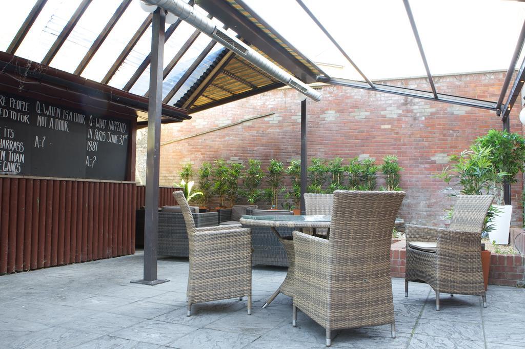 Globe Hotel Yeovil Exterior photo