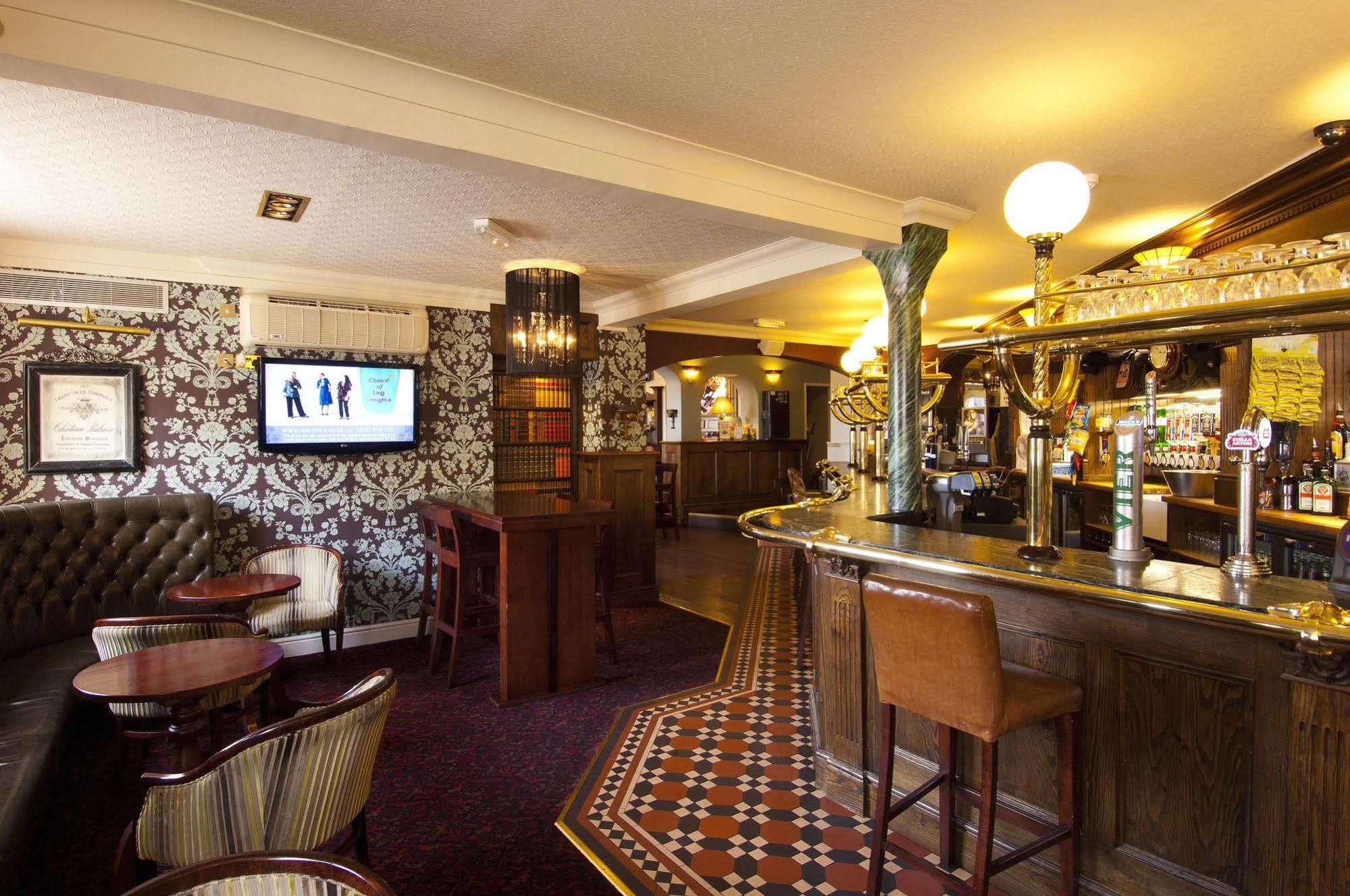 Globe Hotel Yeovil Exterior photo