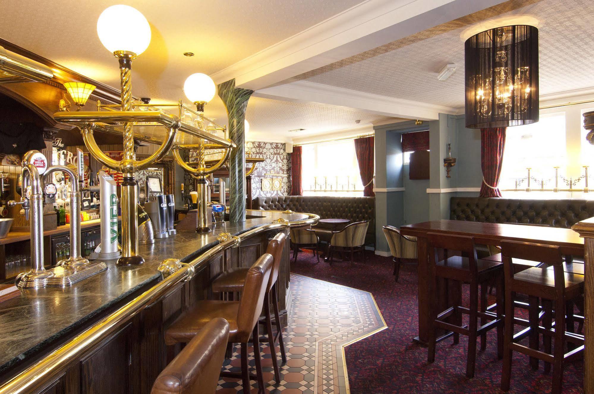 Globe Hotel Yeovil Exterior photo