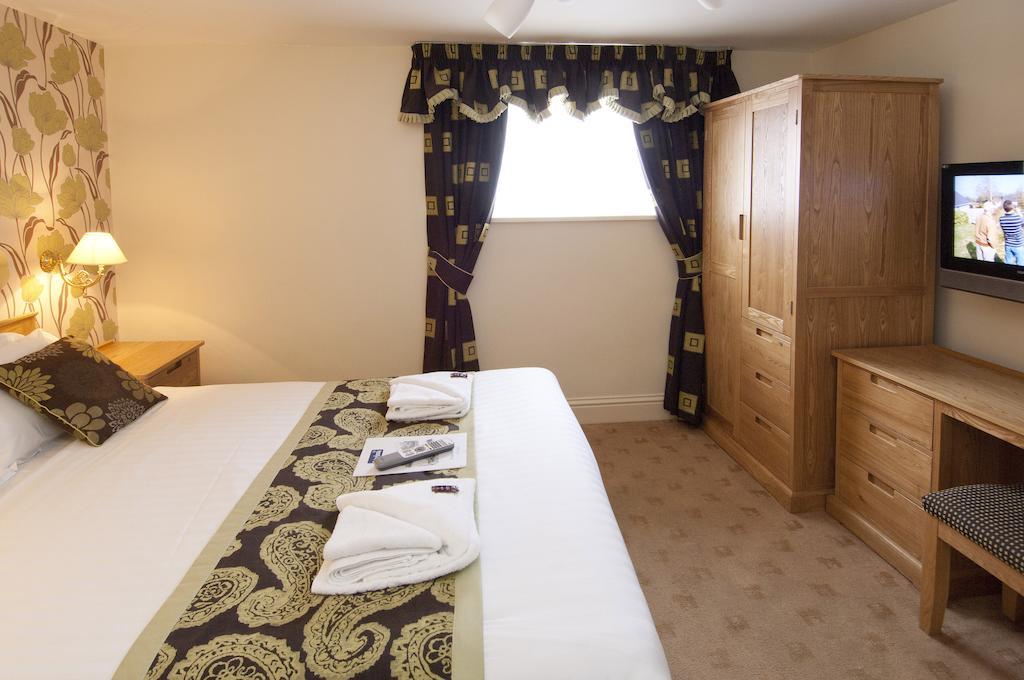 Globe Hotel Yeovil Exterior photo